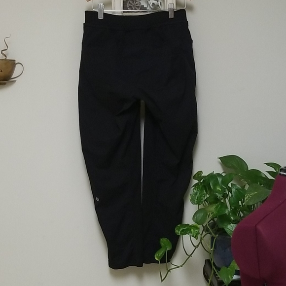 Lululemon Women's Capris Size 4 - Picture 3 of 11
